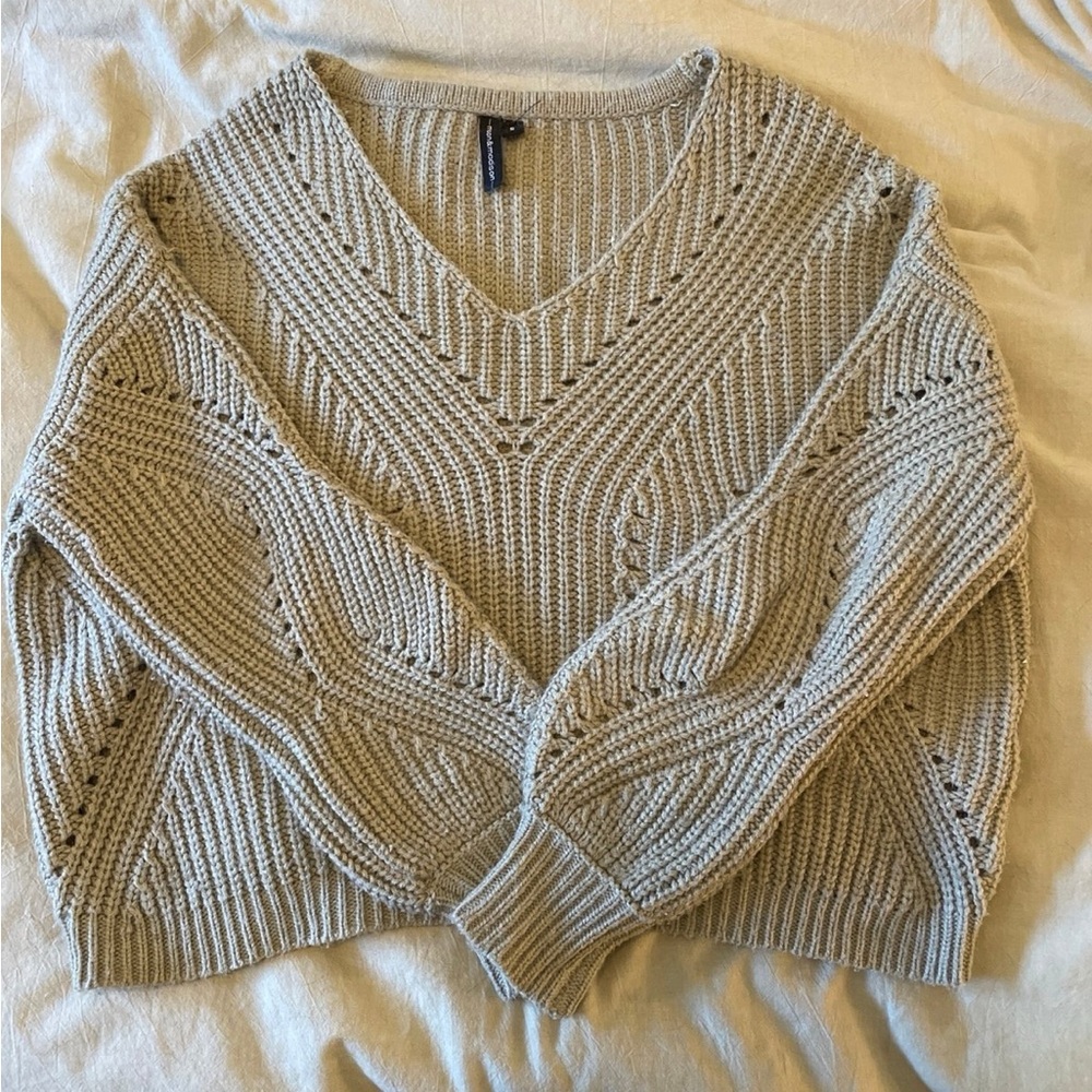 Moon & Madison green V-Neck Sweater with Textured Knit